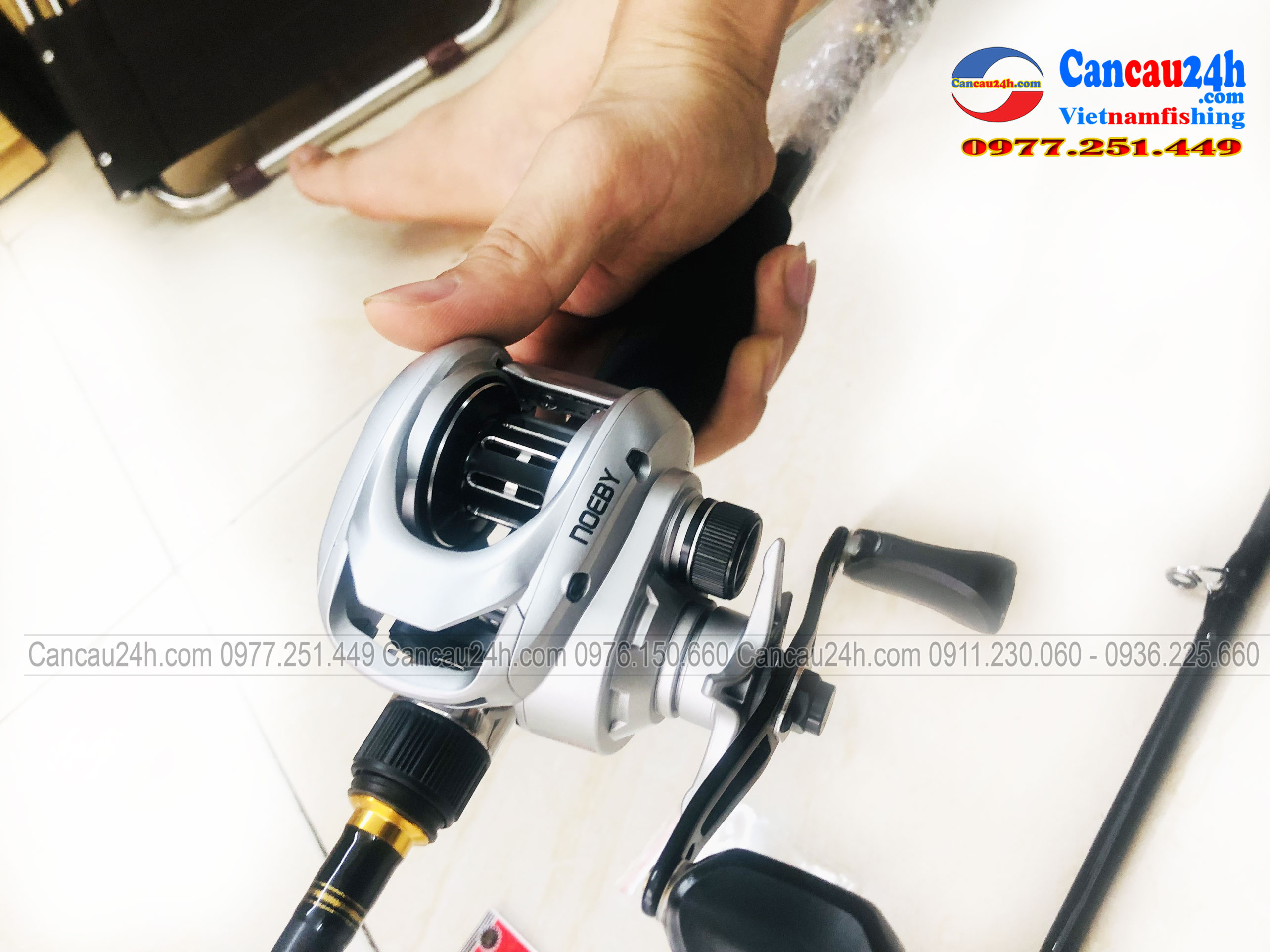 Bộ cần câu máy ngang tay trái Daiwa AIRX 702MHFB Máy câu NOEBY K7 tay trái