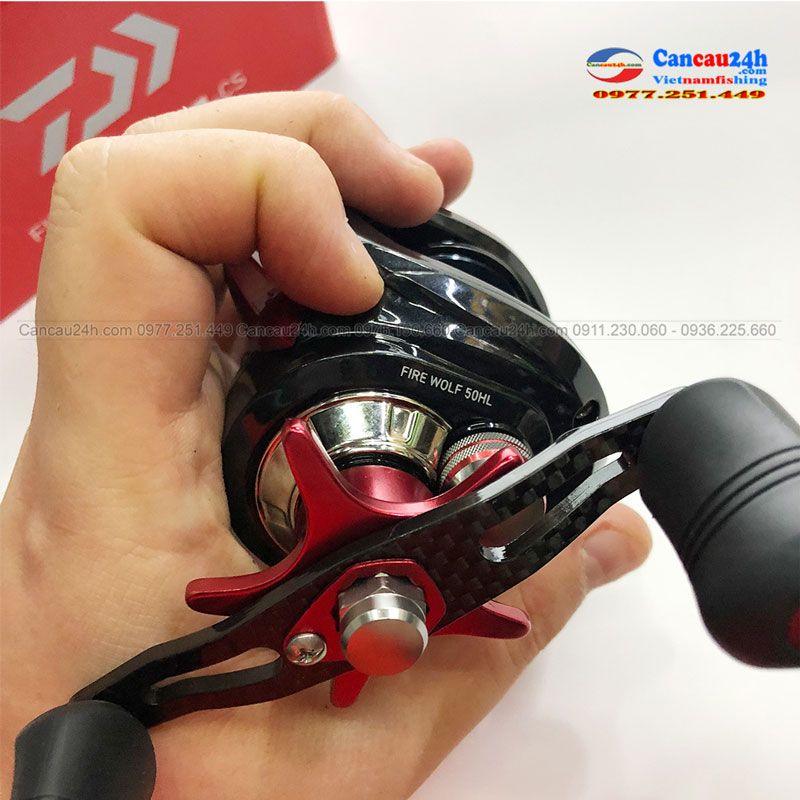 Máy câu ngang Daiwa Fire WOLF 50HL-CS Tay Trái chính hãng